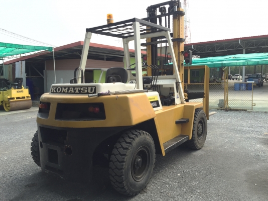 รถฟอร์คลิฟต์ KOMATSUรุ่นFD60H-3 ยกได้6ตันเสาสูง4เมตร เกียร์ออโต้ เครื่องอีซูซุ6สูบ6BB งายาว2.40เมตรสไลด์ได้ ยางตัน