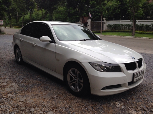 bmw 318i se สีขาว ปี 2009 ไมล์ 141xxx