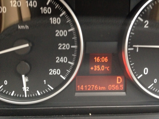 bmw 318i se สีขาว ปี 2009 ไมล์ 141xxx