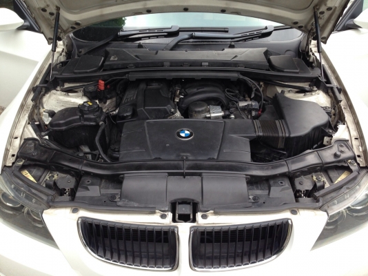 bmw 318i se สีขาว ปี 2009 ไมล์ 141xxx