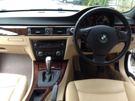 bmw 318i se สีขาว ปี 2009 ไมล์ 141xxx