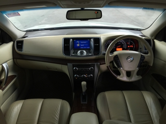 nissan teana 250xv v6 na สีขาว ปี 2010 AT