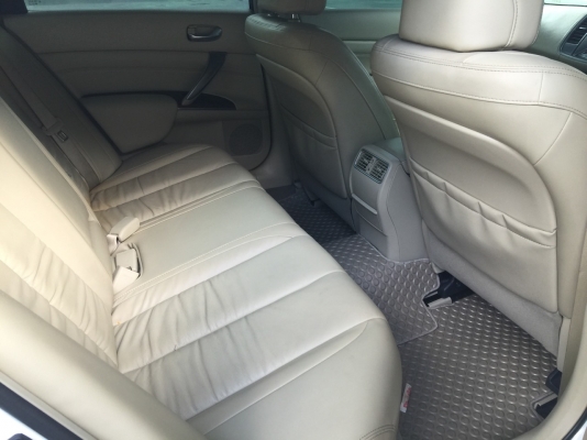 nissan teana 250xv v6 na สีขาว ปี 2010 AT