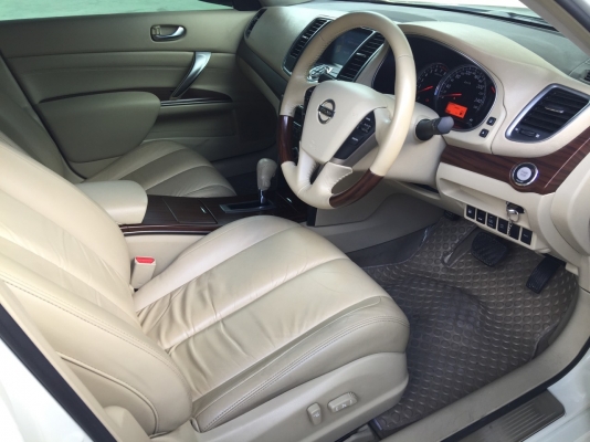 nissan teana 250xv v6 na สีขาว ปี 2010 AT