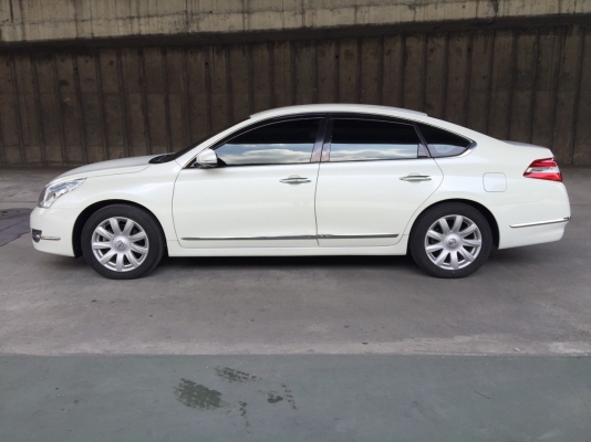 nissan teana 250xv v6 na สีขาว ปี 2010 AT