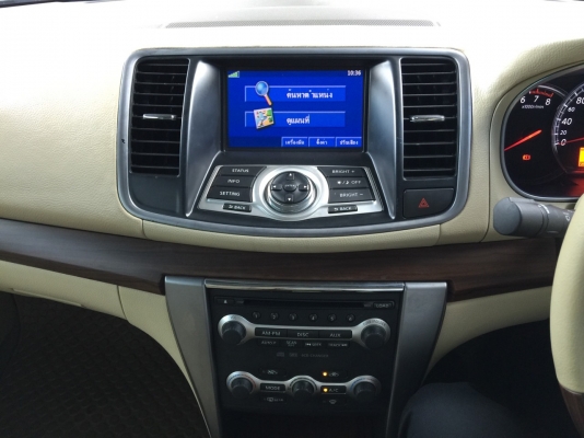 nissan teana 250xv v6 na สีขาว ปี 2010 AT