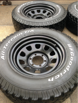 ล้อกระทะ Rock crawler ขอบ17 พร้อมยาง All BF goodrich 265 70 17 สิ้นปี12 ราคาไม่แพง