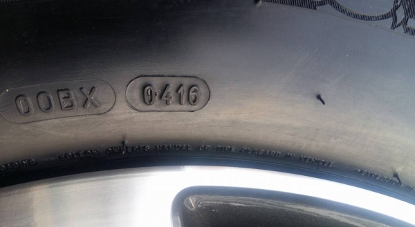 ขายล้อแม็กป้ายแดง new fortuner 18"พร้อมยางปี16 สนใจติดต่อ ตาเล็ก ล้อและยางครับ 081-3747940