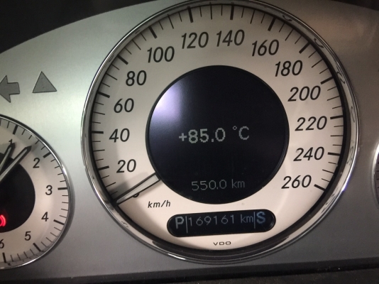 BENZ E240 2.6 W211 สีน้ำเงิน ปี 2003 รถสวยมากเดิมทั้งคันสวยทั้งภายใน ภายนอก ถูกที่สุดในตลาดรถคับ