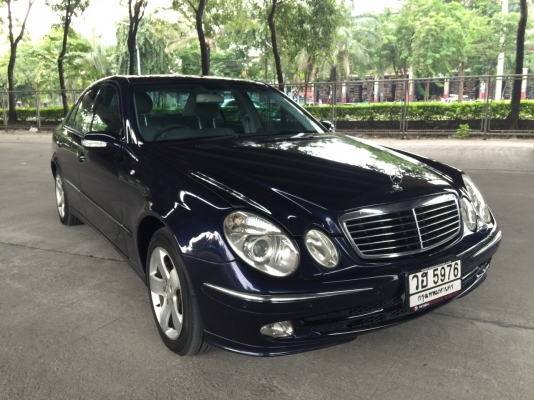 BENZ E240 2.6 W211 สีน้ำเงิน ปี 2003 รถสวยมากเดิมทั้งคันสวยทั้งภายใน ภายนอก ถูกที่สุดในตลาดรถคับ