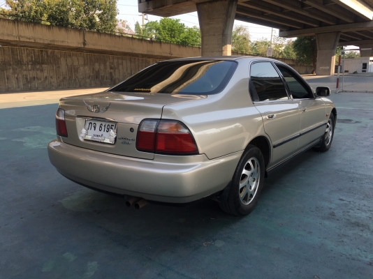 honda accord 2.2 สีน้ำตาล ปี 1996 เกียร์ธรรมดา ขับดี เครื่องเกียร์ช่วงล่างปกติ