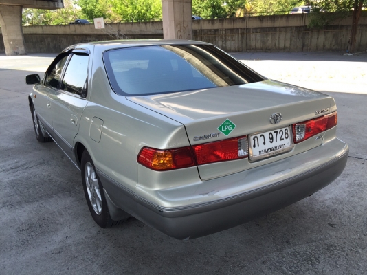 TOYOTA CAMRY 2.2 SE.G สีน้ำตาล ปี2001 รถมือเดียว รถสวย ขับดี เครื่องนิ่ง แอร์เย็น ซื้อไปคุ้ม