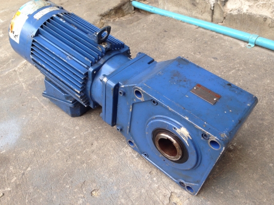 ขายมอเตอร์เกียร์ Hyponic drive Sumitomo 1HP. 380V อัตราทด 1:20 มีระบบเบรคในตัว สภาพสวยมาก วิ่งนิ่ม พร้อมใช้งาน ขายมอเตอร์เกียร์ Hyponic drive Sumitomo 1HP. 380V อัตราทด 1:20 มีระบบเบรคในตัว สภาพสวยมาก วิ่งนิ่ม พร้อมใช้งาน