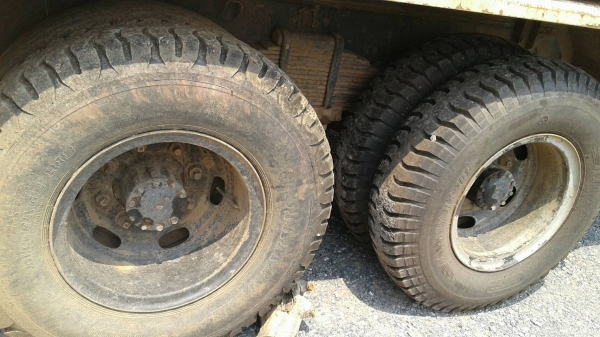 ขายด่วนHINIFM3HNLD195เเรงสองเพลาดั้ม สภาพพร้อมใช้ราคาเบาๆโทร0856842587