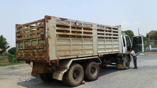 ขายด่วนHINIFM3HNLD195เเรงสองเพลาดั้ม สภาพพร้อมใช้ราคาเบาๆโทร0856842587