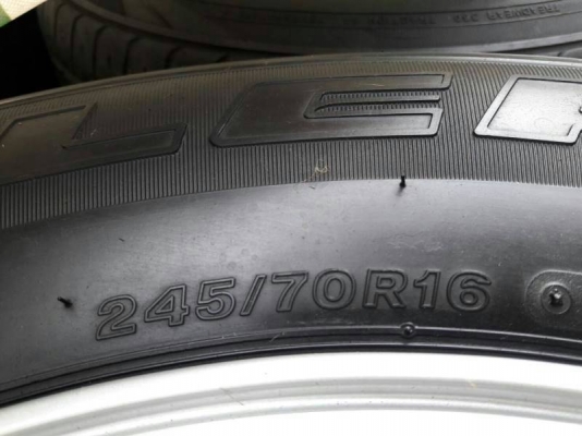 ยาง bridge stone 245/70/16 ปี 15 ชุดล่ะ 11,500