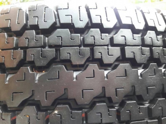 ยาง bridge stone 245/70/16 ปี 15 ชุดล่ะ 11,500