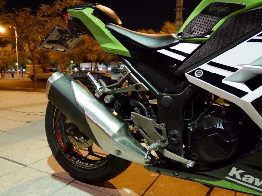 ขาย ((ใหม่ล่าสุด)) Kawasaki Ninja300 2015 สีเขียว-ขาว ลายฉลอง30ปี สภาพนางฟ้า