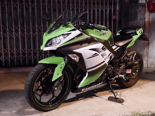 ขาย ((ใหม่ล่าสุด)) Kawasaki Ninja300 2015 สีเขียว-ขาว ลายฉลอง30ปี สภาพนางฟ้า