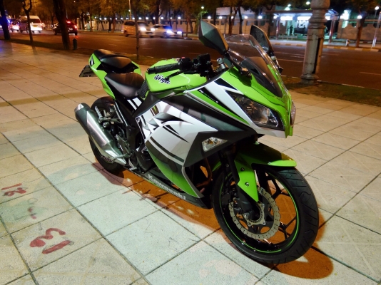 ขาย ((ใหม่ล่าสุด)) Kawasaki Ninja300 2015 สีเขียว-ขาว ลายฉลอง30ปี สภาพนางฟ้า