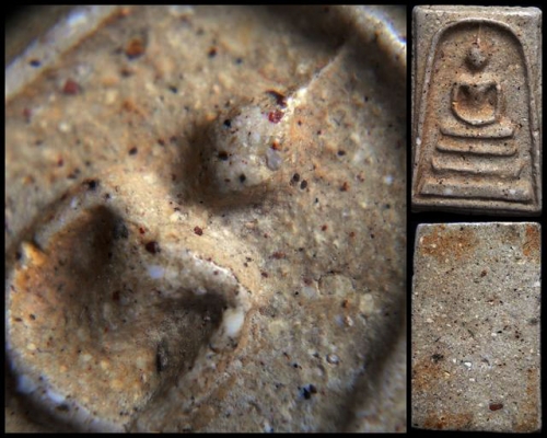 พระสมเด็จวัดระฆังพิมพ์ใหญ่  B01 เนื้อหาตามภาพเลยครับ เม็ดเต็มๆ สวยจัดไป