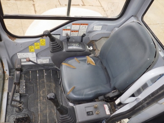 Komatsu PC35MR-1 เก่าญี่ปุ่น ตู้เก๋ง พร้อมไลน์หัวเจาะ