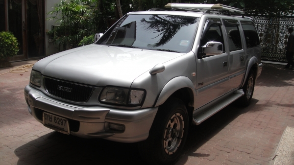 ISUZU ADVANTURE 3.0Turbo เกียร์Auto รถบ้านแท้ สวยเดิม พร้อมใช้ ISUZU ADVANTURE 3.0Turbo เกียร์Auto รถบ้านแท้ สวยเดิม พร้อมใช้