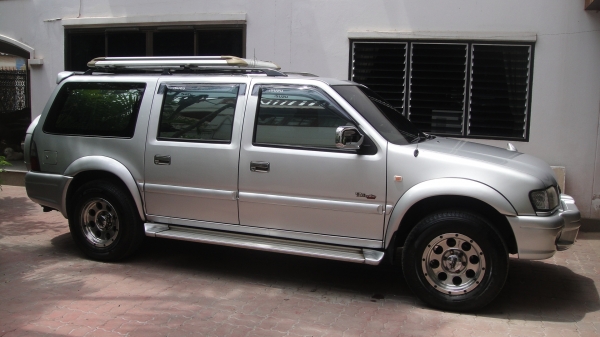 ISUZU ADVANTURE 3.0Turbo เกียร์Auto รถบ้านแท้ สวยเดิม พร้อมใช้