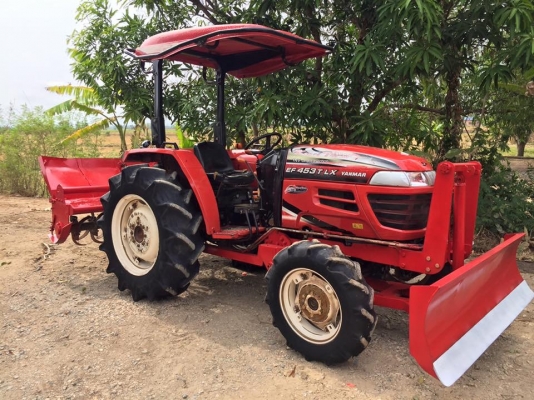 ขายรถไถยันมาร์ EF453T LX สภาพพร้อมใช้งาน พร้อมชุดอุปกรณ์ใบมีดดันดินหน้าและโลเตอร์รีจอบหมุน ราคา 328,000 สนใจโทร 081-9136451 หรือ ขอดูรูปผ่านทาง line:Bow6451 ค่ะ