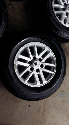ขายล้อแม็ก vigo/fortuner17" ยางปี13 สนใจติดต่อ ตาเล็ก ล้อและยางครับ 081-3747940