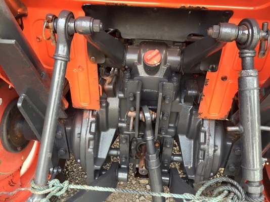 ขายรถไถคูโบต้า L3608(4WD) 2เพลา พร้อมอุปกรณ์ใบมีดดันดินหน้าและโลเตอร์รีจอบหมุน ราคา 298,000 บาท สนใจโทร 081-9136451 หรือ ขอดูรูปผ่านทาง line:bow6451 ค่ะ ขายรถไถคูโบต้า L3608(4WD) 2เพลา พร้อมอุปกรณ์ใบมีดดันดินหน้าและโลเตอร์รีจอบหมุน ราคา 298,000 บาท สนใจโทร 081-9136451 หรือ ขอดูรูปผ่านทาง line:bow6451 ค่ะ