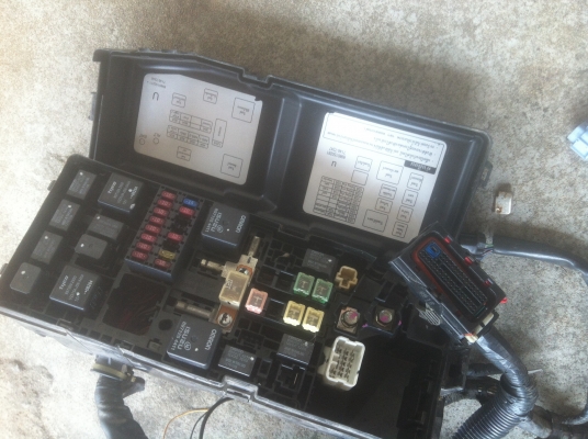 ชุดสายไฟอีชูชุดีแมกช์พร้อมชุดกล่องฟิวเครื้อง2500คอมคับ