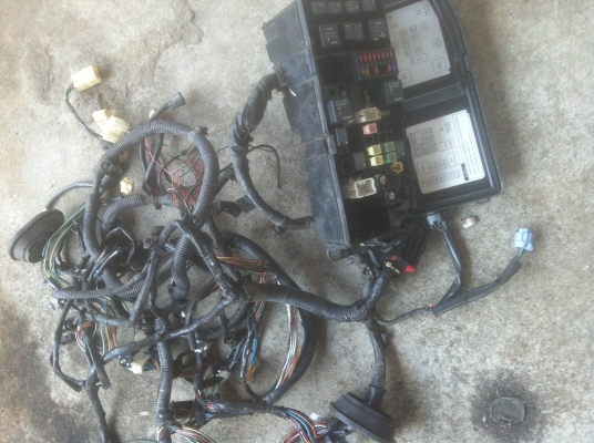 ชุดสายไฟอีชูชุดีแมกช์พร้อมชุดกล่องฟิวเครื้อง2500คอมคับ