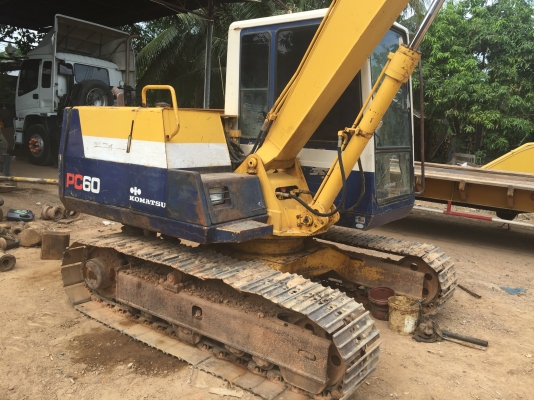 Pc60-6 ไฟฟ้าครบ เอกสารอินวอยล์ เอวแน่นๆ ช่วงล่างสวย รถพร้อมใช้