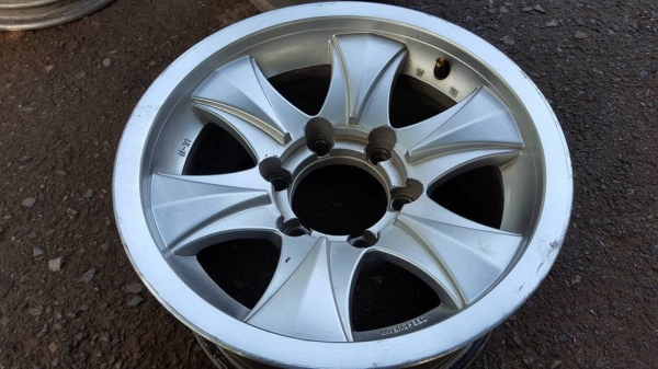 ขายล้อแม็กนอก ยี่ห้อINTERSPEED ขอบ15 ชุดละ 5,500 บาท