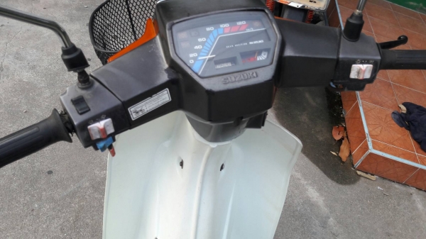suzuki rc 100