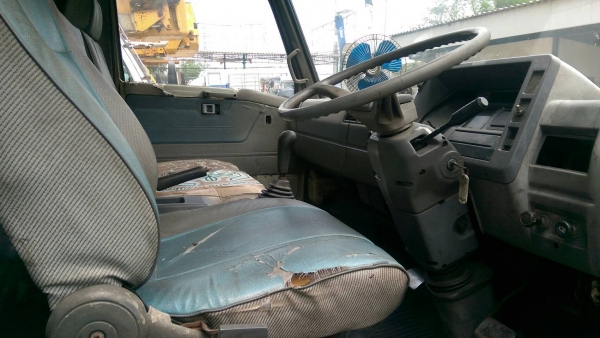 ขายหกล้อ HINO FB2W เครื่อง120 แรงม้า ตู้ยาว 5 เมตรมีลิฟท์หลัง