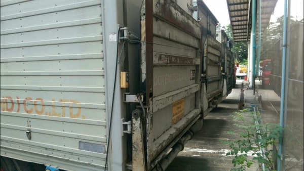 ขายหกล้อ HINO FB2W เครื่อง120 แรงม้า ตู้ยาว 5 เมตรมีลิฟท์หลัง