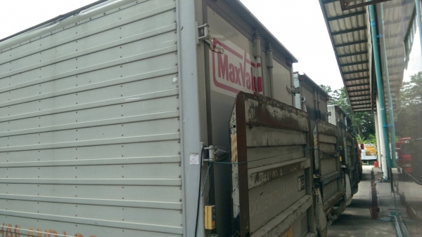 ขายหกล้อ HINO FB2W เครื่อง120 แรงม้า ตู้ยาว 5 เมตรมีลิฟท์หลัง