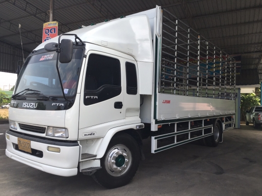 ขายISUZU 6ล้อ FTR DECA 200เเรง EURO 2 กระบะคาร์โก้พร้อมคอกสูงยาว7.20เมตรหัวเดิมๆเบรคทิฟฟี่จดทะเบียนปี2548(2005)ใครหารุ่นนี้อยู่ไม่ผิดหวังเเน่นนอนราคา940,000บาทจัดไฟเเนนท์ได้ทั่วโลกครับสนใจดูรถได้ที่เต็นท์รถ JJ.AUTOCAR 2 หลังวัดจันทรารามติดถนนเพชรเกษมก.ม.ท