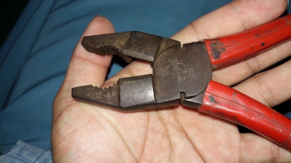 ขายคีมปากจิ้งจกเยอรมัน  GERMANY. SIZE 8"มือสองสภาพดี