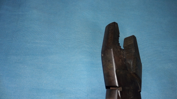 ขายคีมปากจิ้งจกเยอรมัน  GERMANY. SIZE 8"มือสองสภาพดี