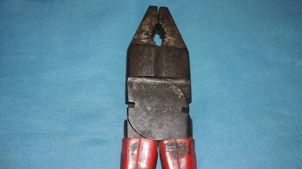 ขายคีมปากจิ้งจกเยอรมัน  GERMANY. SIZE 8"มือสองสภาพดี