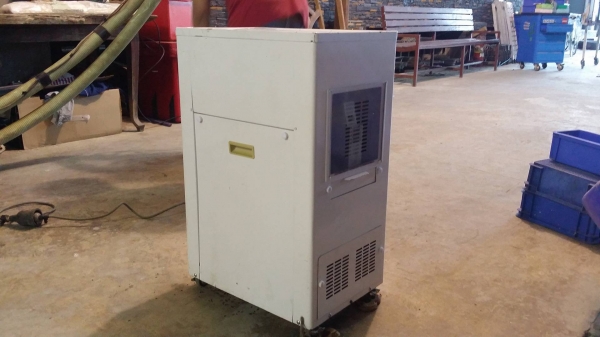 เครื่องแยกหิน TOXIKA เก่าญี่ปุ่น กำลังการผลิต 150 kg./ชม. สามรถแยกหินข้าวได้อย่างสะดวก รวดเร็ว