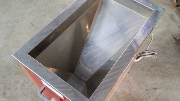 เครื่องแยกหิน 150A เก่าญี่ปุ่น กำลังการผลิต 150 kg./ชม. สามรถแยกหินข้าวได้อย่างสะดวก รวดเร็ว