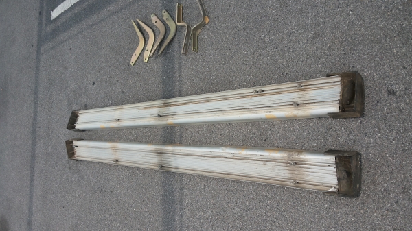 ขายบรรไดข้าง ของวีโก้แท้ 4 ประตู ราคา2500 บาท  สนใจโทร 0944822294 โรจน์ อยุ่พระราม2 ซอย50