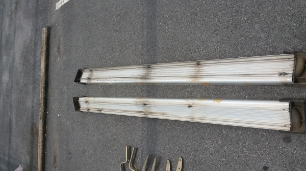 ขายบรรไดข้าง ของวีโก้แท้ 4 ประตู ราคา2500 บาท อยุ่พระราม2 ซอย50 สนใจโทร 0944822294 โรจน์