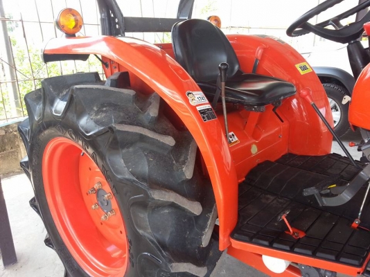 คูโบต้า L4708 4 WD ใบมีดตราช้าง 412 ชั่วโมง ปี 2556