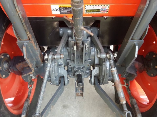 คูโบต้า L4708 4 WD ใบมีดตราช้าง 412 ชั่วโมง ปี 2556