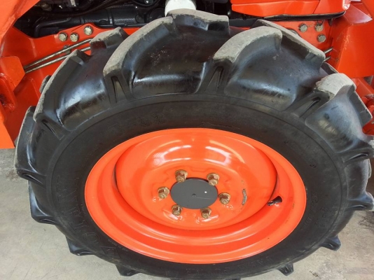 คูโบต้า L4708 4 WD ใบมีดตราช้าง 412 ชั่วโมง ปี 2556